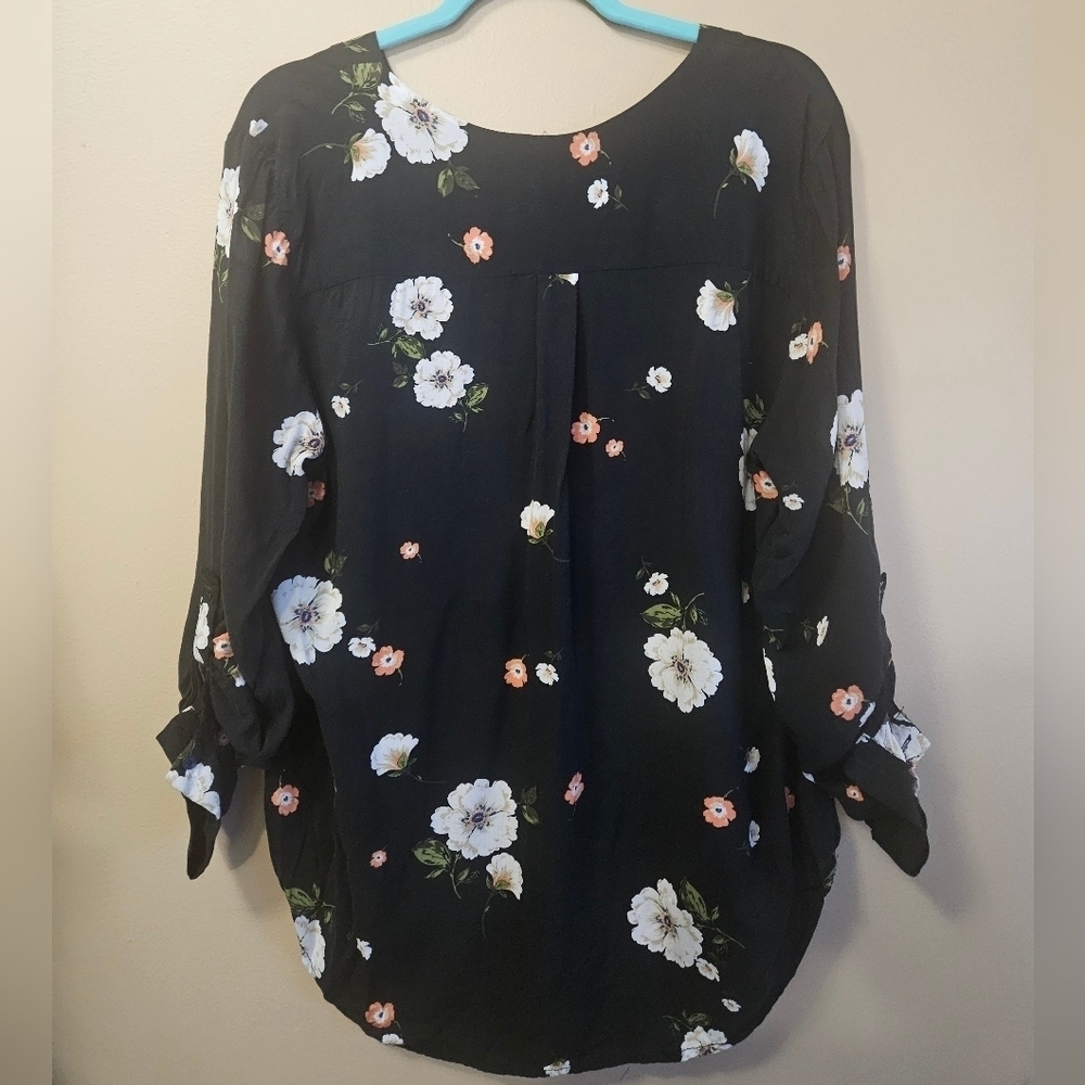Brina & Em Women's Size XL Black Floral High Low Roll Tab Sleeve Tunic Shirt - Picture 2 of 5